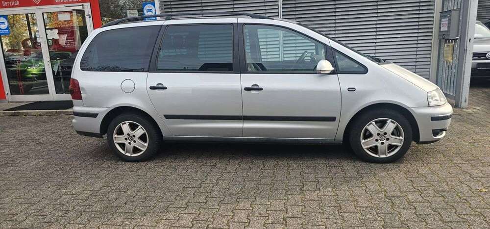 VW Sharan 259.852 km 5.900 € NEU-ISENBURG 63263