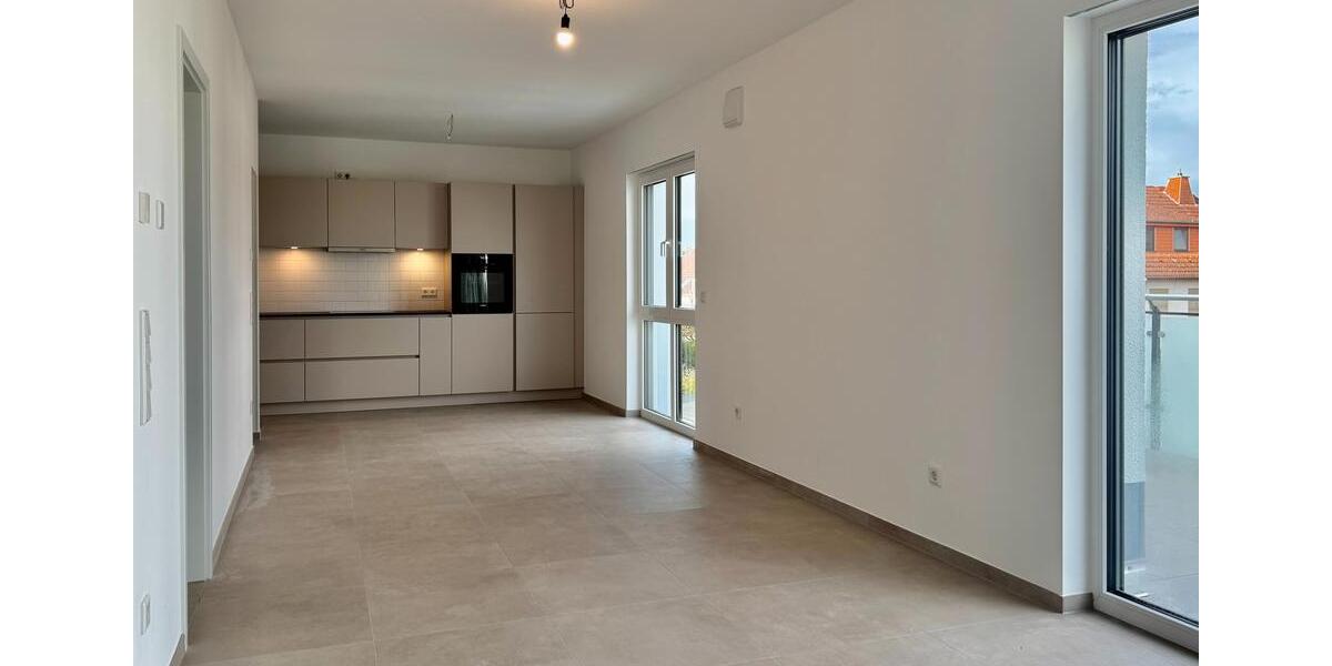 Hochwertige 2,5-Zimmer-Penthouse-Wohnung mit Einbauküche und Aufzug 2.5 zimmer