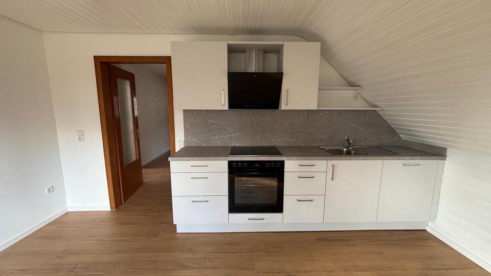 Dachgeschoßwohnung Roßdorf - 4 Zimmer, 106 m&sup2;, 1.430&euro; | Angebot:25950864