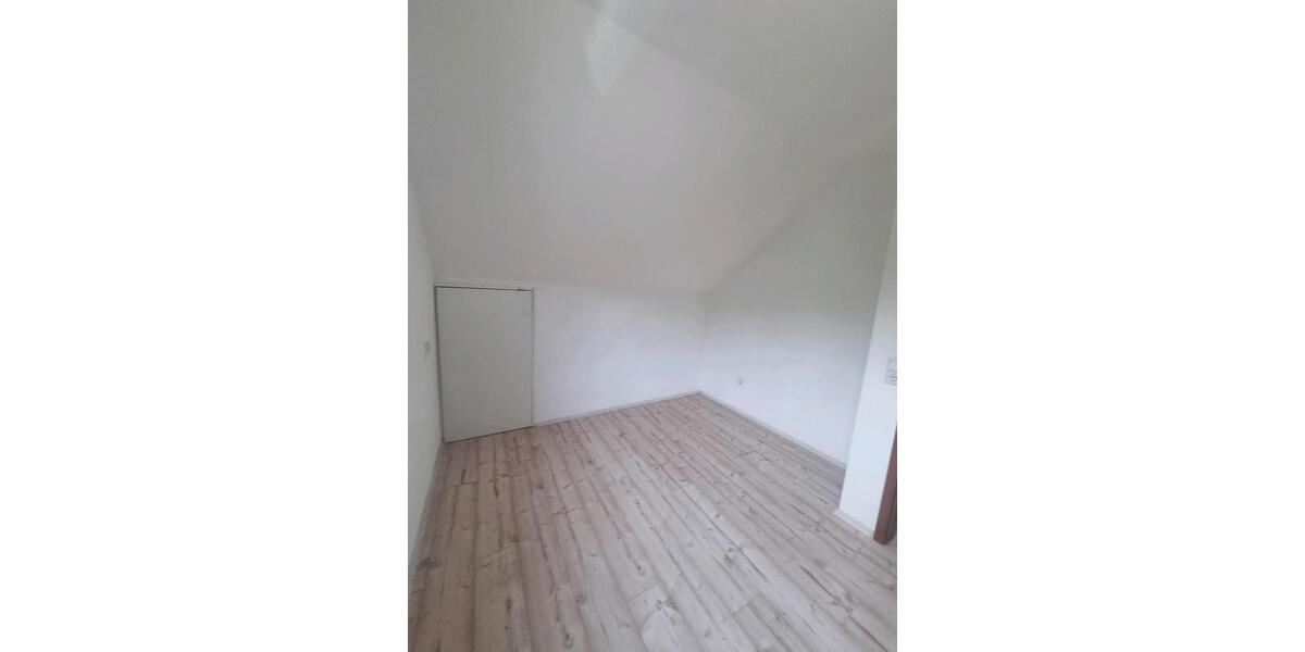 Dachgeschoßwohnung Münster (Hessen) - 3 Zimmer, 68 m&sup2;, 850&euro; | Angebot:26686095
