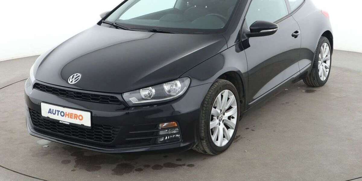 VW Scirocco 72.704 km 14.660 &euro; Frankfurt am Main 65936