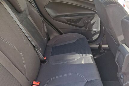 Ford Fiesta 123.000 km 5.700 € Frankfurt am Main 60327