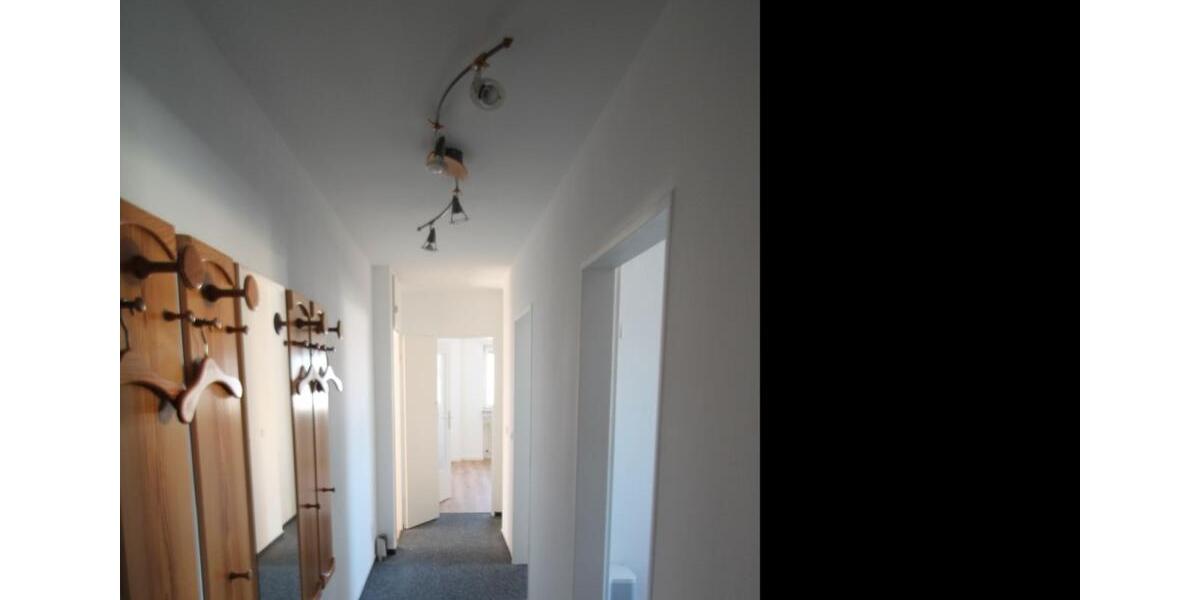 Dachgeschoßwohnung Frankfurt am Main West - 3.5 Zimmer, 92 m&sup2;, 1.100&euro; | Angebot:26196702