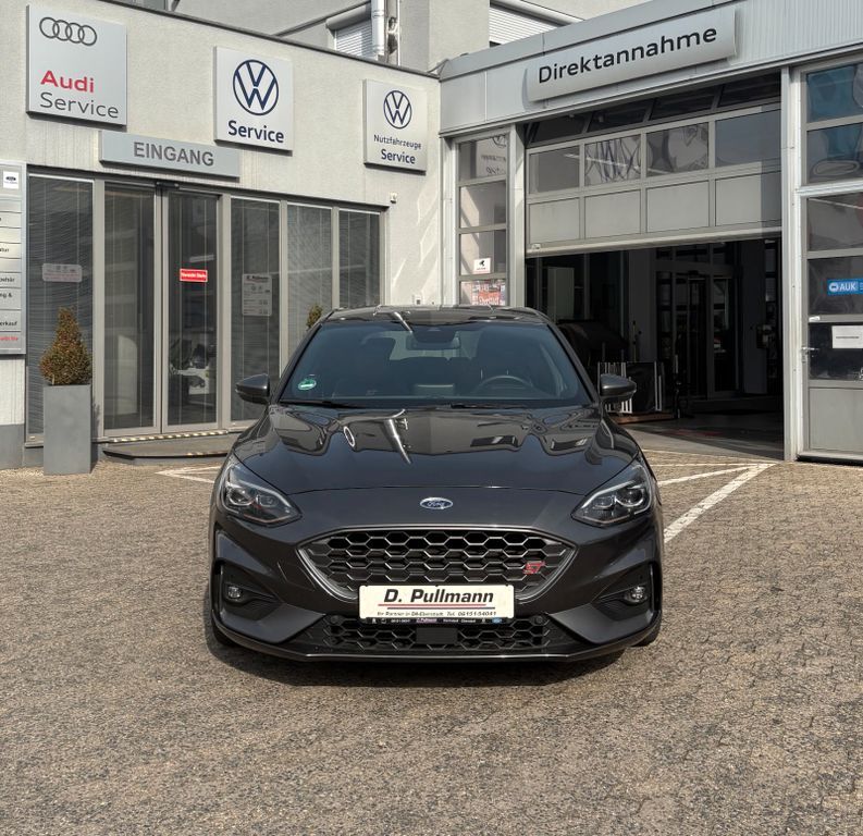 Ford Focus 13.000 km 33.900 € Darmstadt 64297