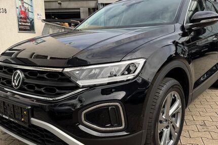 VW T-Roc 9.865 km 29.950 &euro; Frankfurt am Main 65936