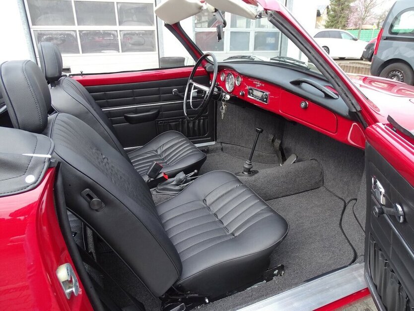 Karmann Ghia Cabrio vollständig restauriert