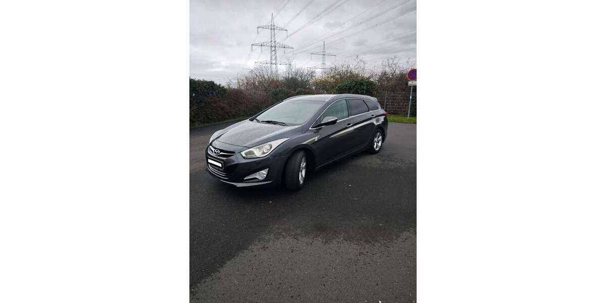 Hyundai i40 124.000 km 5.300 &euro; Offenbach am Main 63073