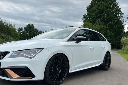 Seat Leon 69.500 km 24.400 € Mainhausen 63533