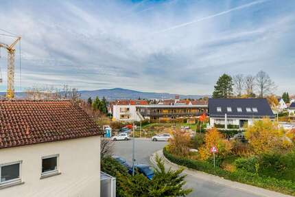 Haus zum Kaufen in Schwalbach 1.299.000 € 182 m² 6 zimmer