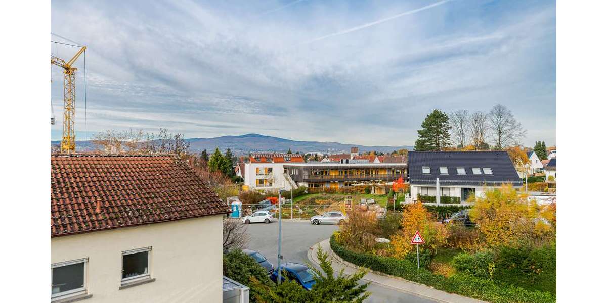 Haus zum Kaufen in Schwalbach 1.299.000 € 182 m² 6 zimmer