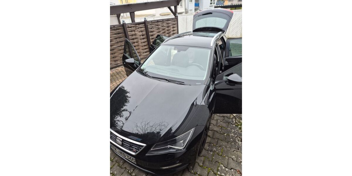 Seat Leon 77.256 km 15.950 &euro; Schwalbach 65824
