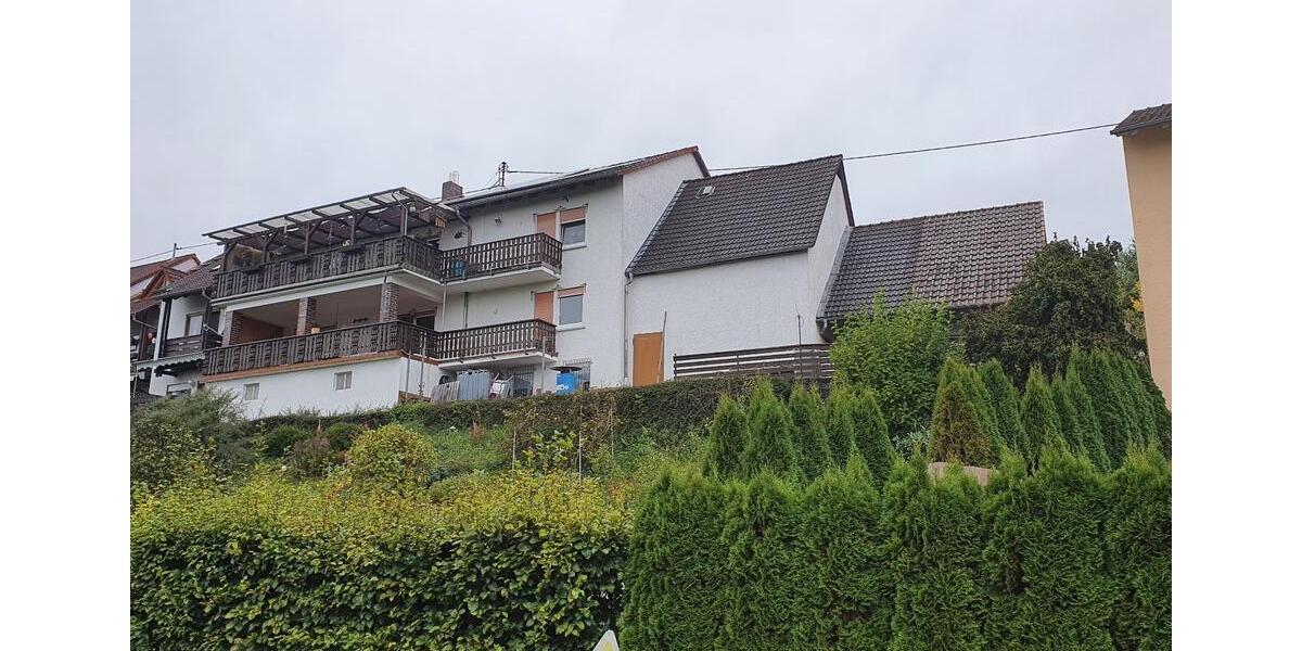 Zwei Familienhaus zu verkaufen 7 zimmer