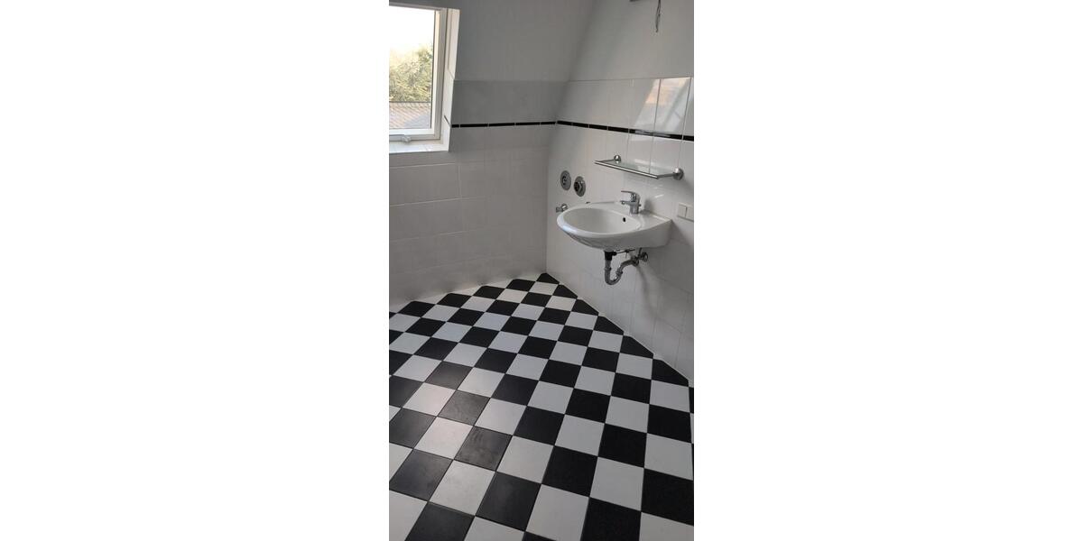 Dachgeschoßwohnung Offenbach am Main Buchrain - 3 Zimmer, 80 m&sup2;, 1.250&euro; | Angebot:26213107