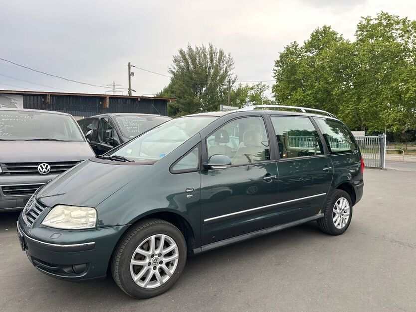 VW Sharan 283.000 km 2.799 € Frankfurt am Main 60486