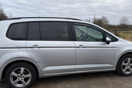 VW Touran 223.000 km 15.000 &euro; Hanau 63456