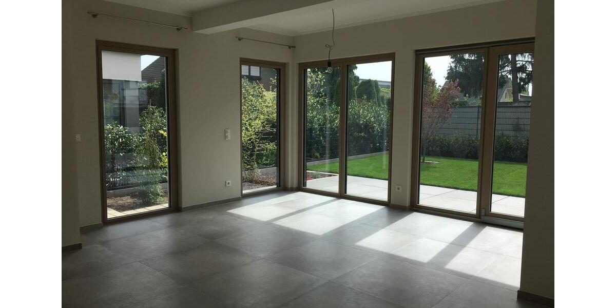 Einfamilienhaus Bad Vilbel - 6 Zimmer, 201 m&sup2;, 3.450&euro; | Angebot:26237395