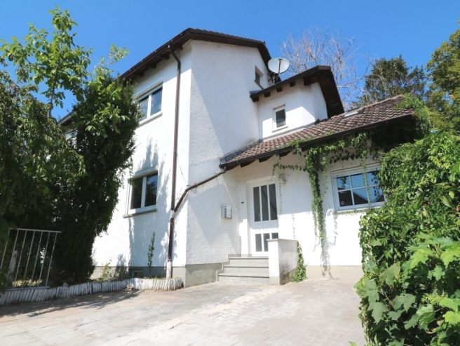 Haus zum Kaufen in Frankfurt am Main 449.000 € 135 m²