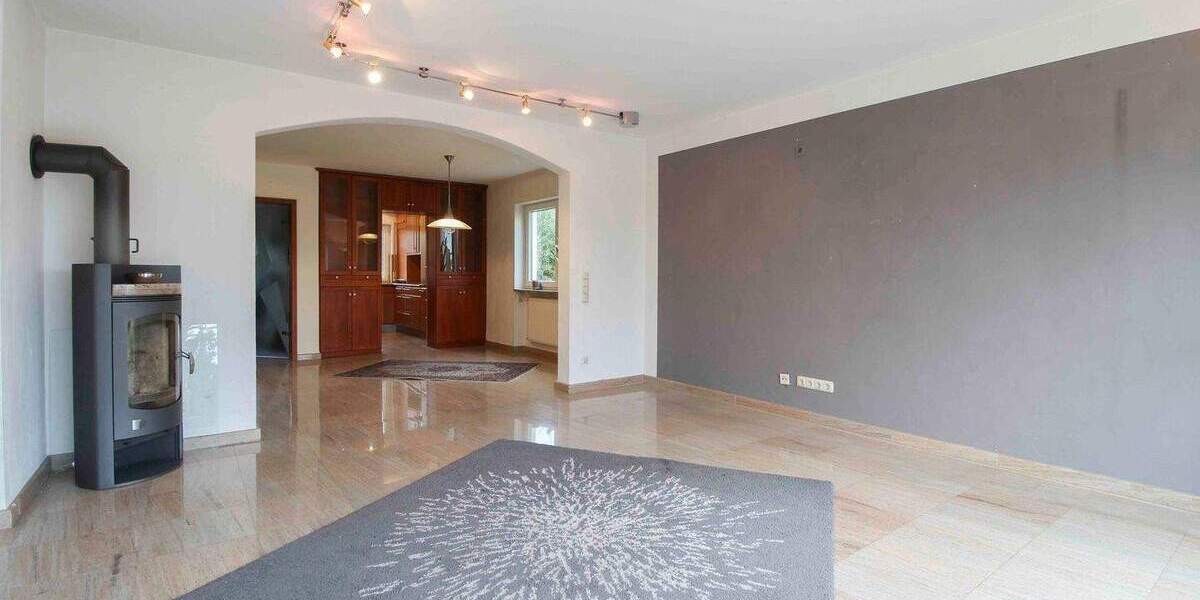 Modernisiertes Reiheneckhaus in Babenhausen - Gartenidylle und eigene Tiefgarage inklusive 5 zimmer