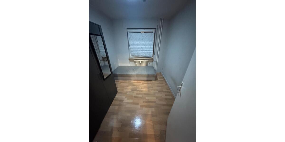 Erdgeschoßwohnung Frankfurt am Main Ost - 4 Zimmer, 90 m&sup2;, 1.300&euro; | Angebot:26454166