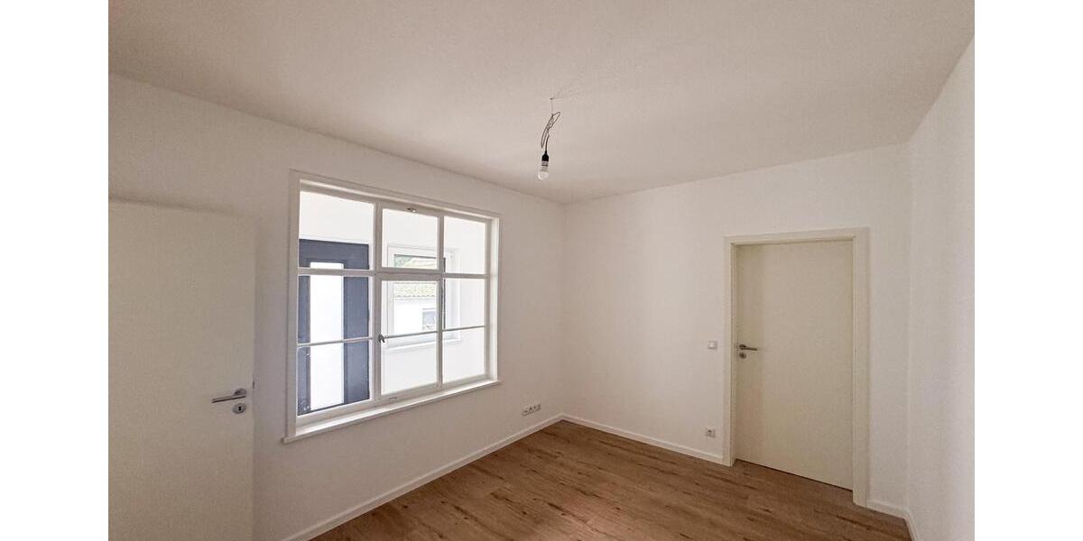 Erstbezug nach Sanierung: Moderne Praxis- oder Bürofläche mit eigenem Zugang zimmer