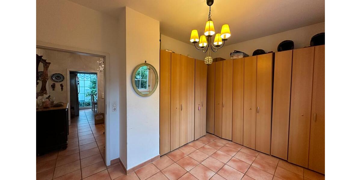 Provisionsfrei!! Charmantes Einfamilienhaus auf großzügigem Eckgr 8 zimmer