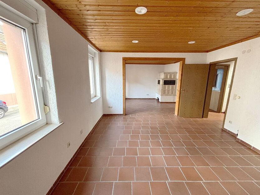 **RESERVIERT** Charmantes Einfamilienhaus mit vielseitig nutzbarem Nebengebäude 5 zimmer