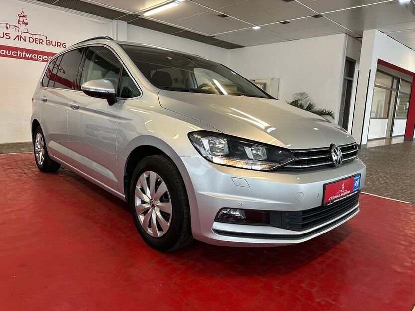 VW Touran 111.189 km 19.690 € Ober Mörlen 61239