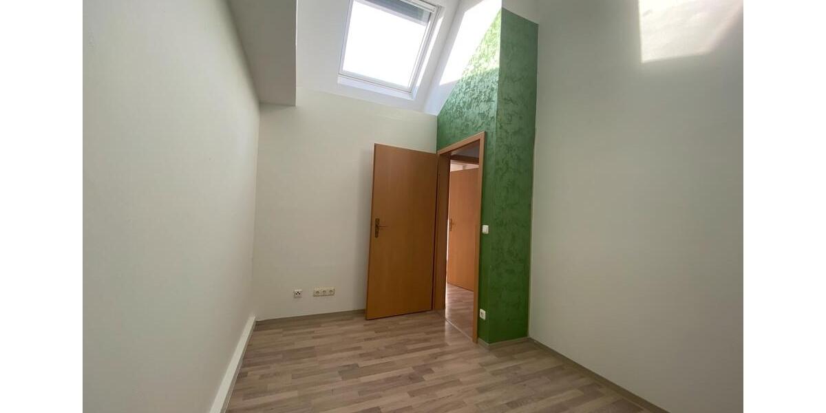 Dachgeschoßwohnung Friedberg (Hessen) - 3 Zimmer, 67 m&sup2;, 900&euro; | Angebot:26283683