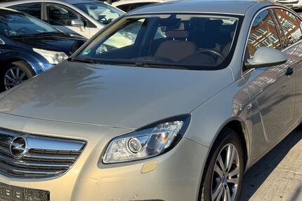 Opel Insignia 129.000 km 2.599 € Frankfurt am Main 60386