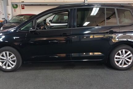 VW Touran 122.990 km 13.500 &euro; Rüsselsheim 65428