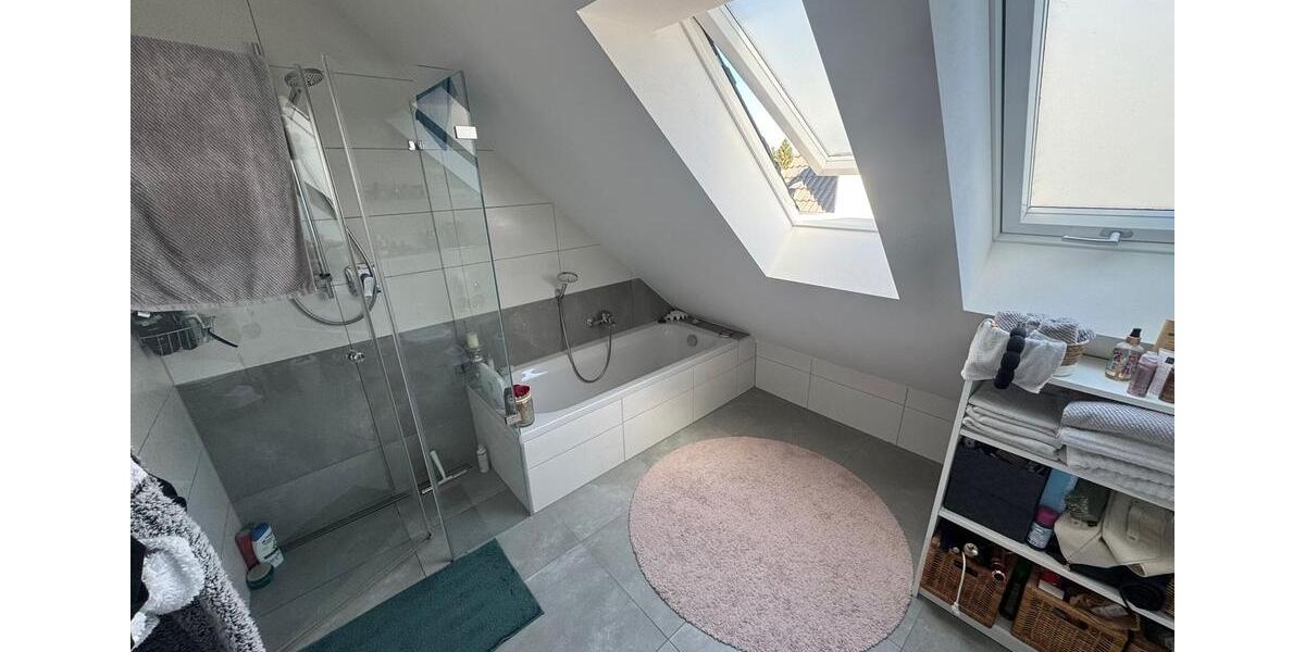 Dachgeschoßwohnung Darmstadt Bessungen - 3 Zimmer, 89 m&sup2;, 1.300&euro; | Angebot:26278187