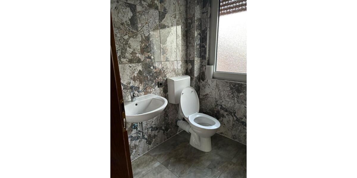 2 FamilienHaus zu vermieten für Familie oder Monteure 8 zimmer