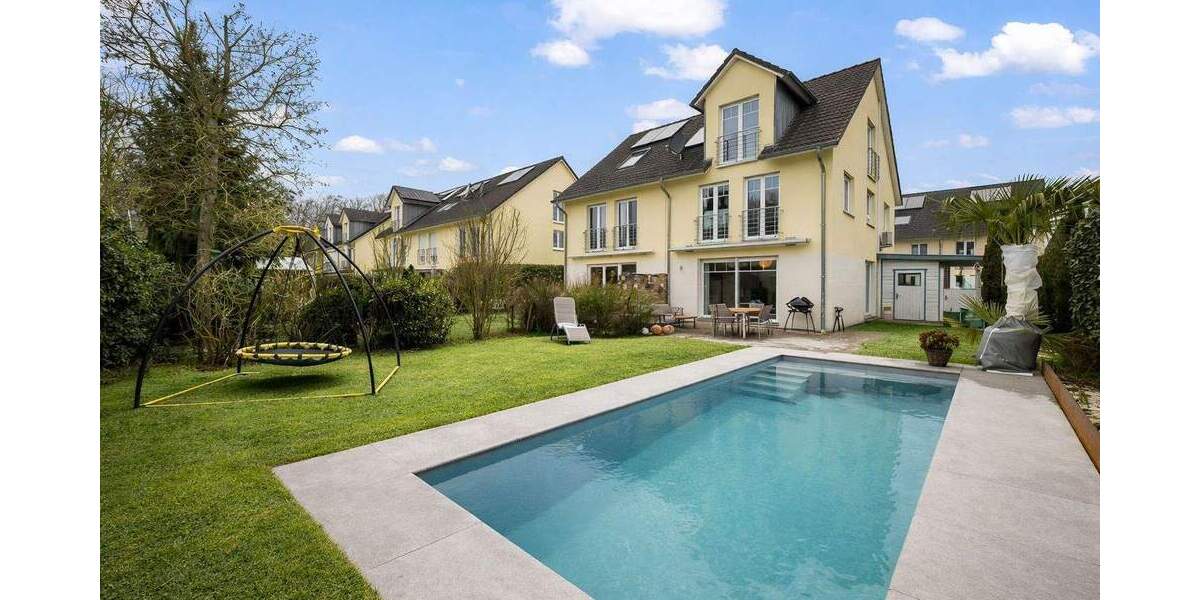 Doppelhaushälfte mit hochwertiger Ausstattung und beheiztem Außenpool 4 zimmer