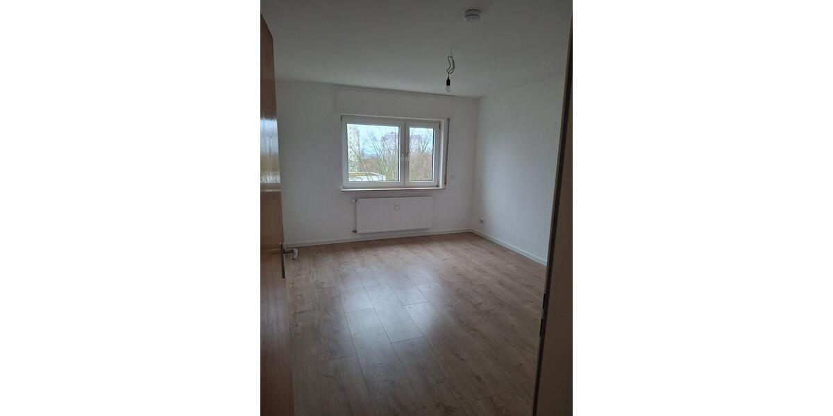 Etagenwohnung Steinbach (Taunus) - 3.5 Zimmer, 85 m&sup2;, 1.200&euro; | Angebot:26241351