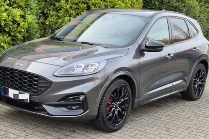 Ford Kuga 62.500 km 17.900 € Kronberg 61476