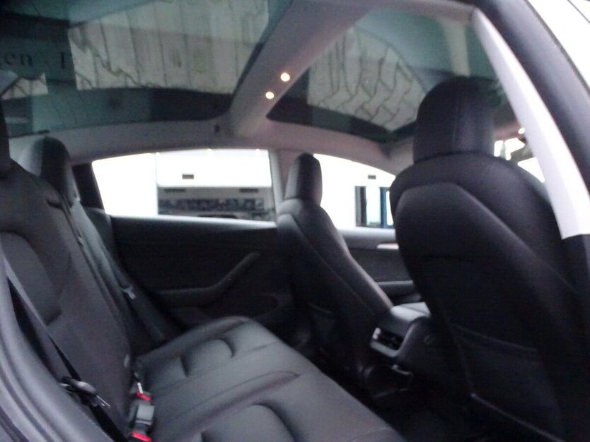 Tesla Model 3 Performance 38.031 km 31.890 € Rodgau 63110