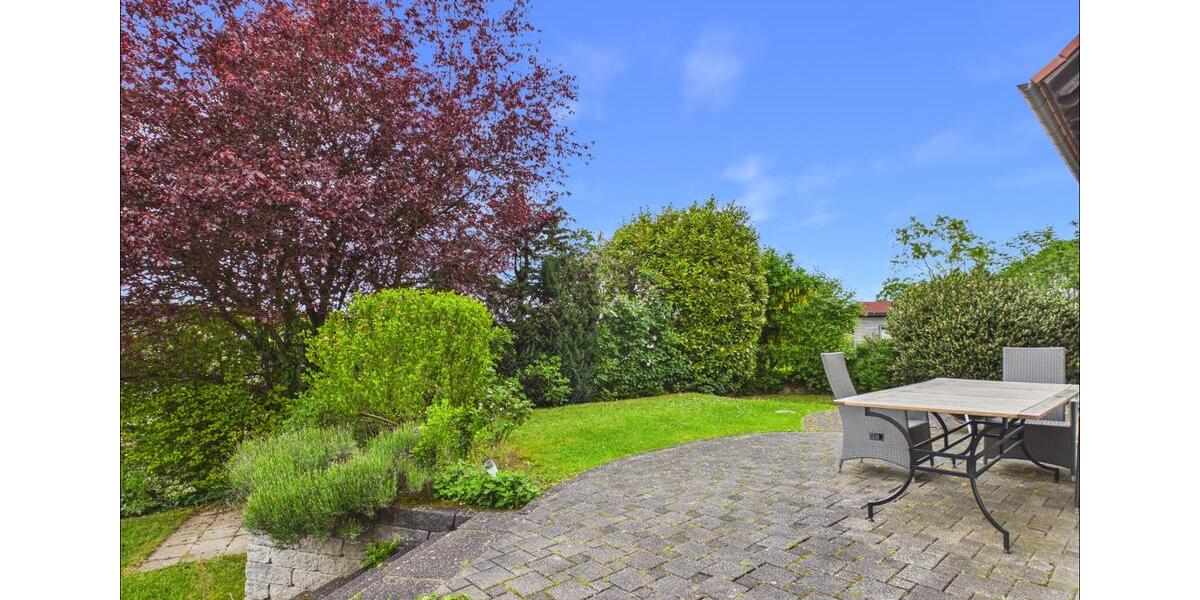 Einfamilienhaus Mömbris - 8 Zimmer, 350 m&sup2;, 2.700&euro; | Angebot:26367496