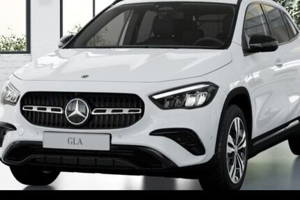 Mercedes-Benz GLA 200 9.900 km 42.450 &euro; Frankfurt 60599