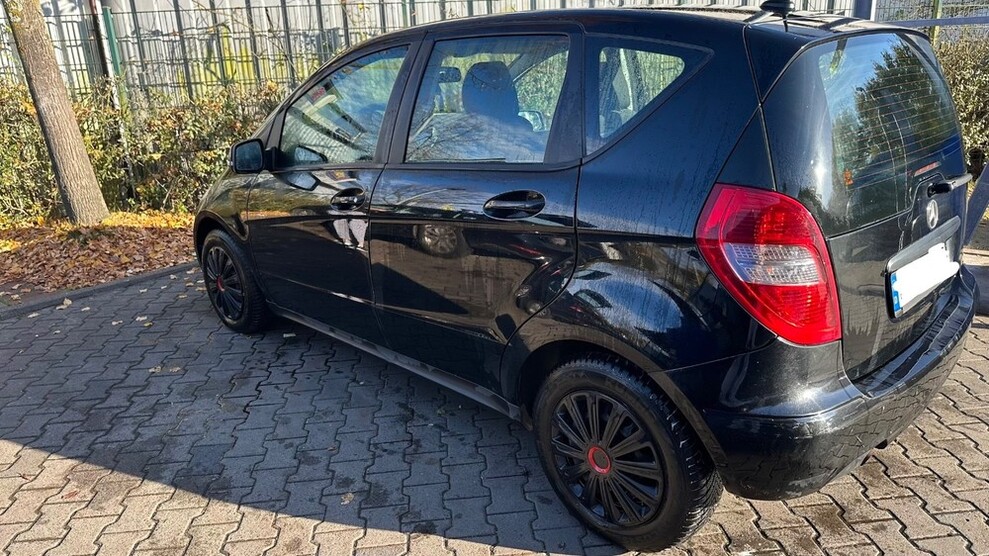 Mercedes-Benz A 180 197.262 km 2.700 € Dietzenbach 63128