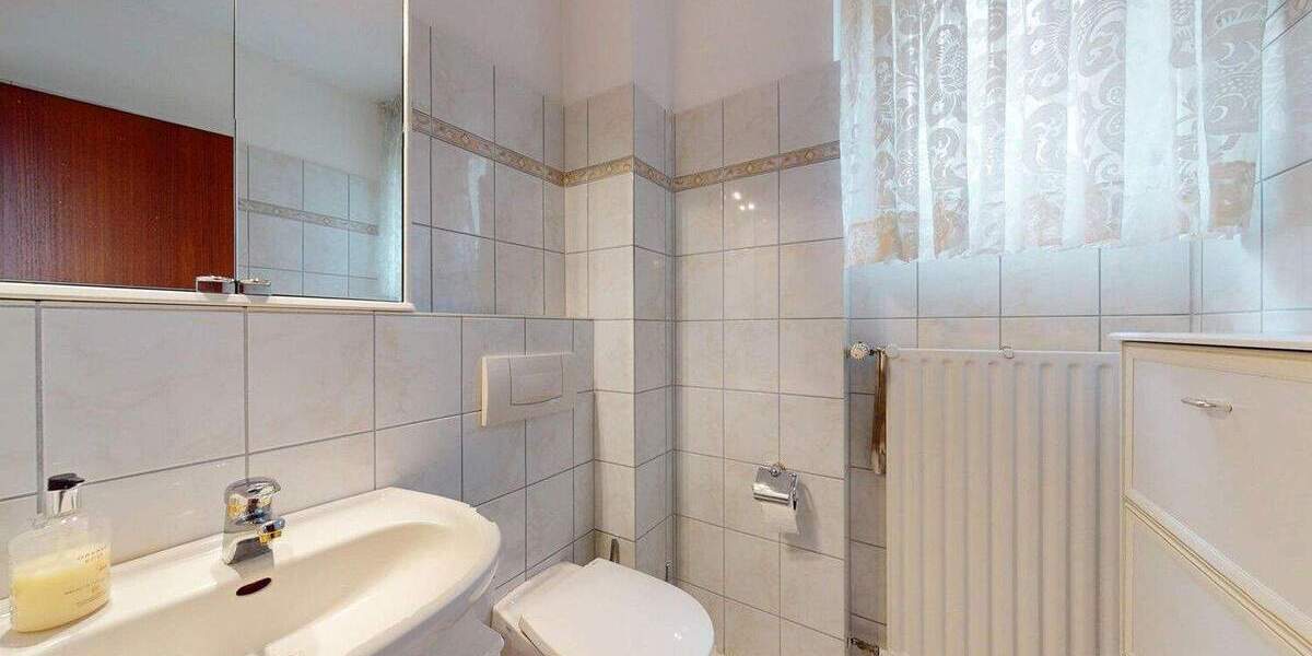 Mehrfamilienhaus, Wohnhaus Frankfurt am Main Eschersheim - 8 Zimmer, 254 m&sup2;, 770.000&euro; | Angebot:25663788