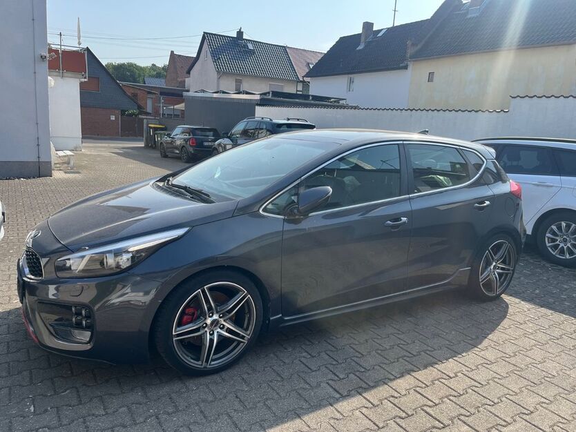 Kia ceed / Ceed 70.000 km 13.200 € Frankfurt am Main 60318