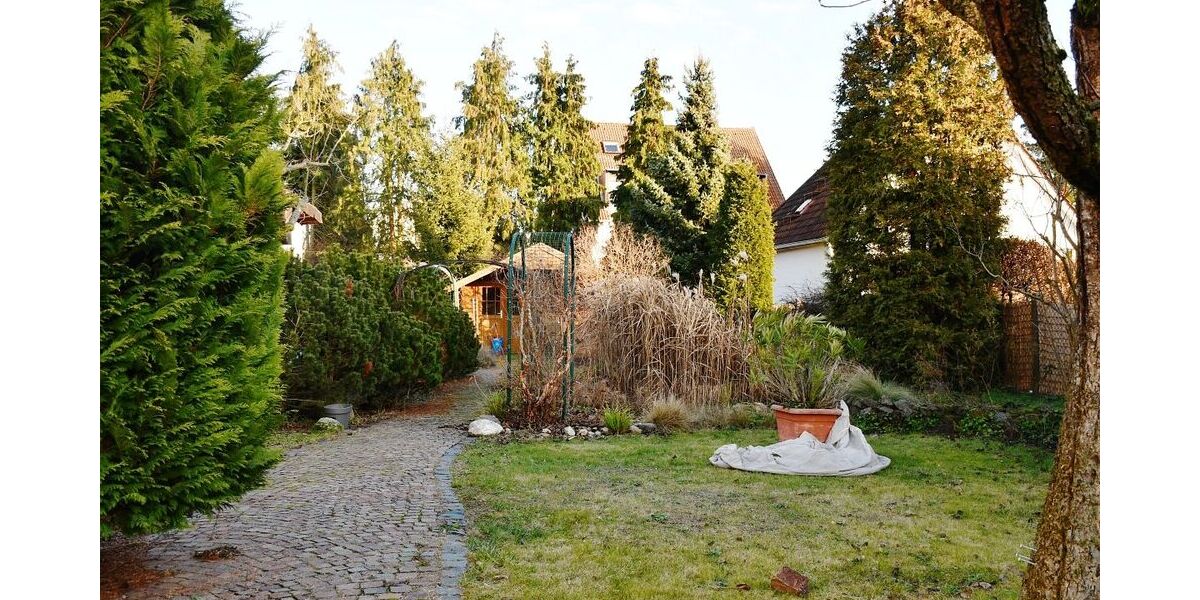 Freistehendes Zweifamilienhaus auf ca. 1.000 m² weiter bebaubarem Grundstück in Weiterstadt - Zweifamilienhaus Weiterstadt Weiterstadt | Angebot:24951017