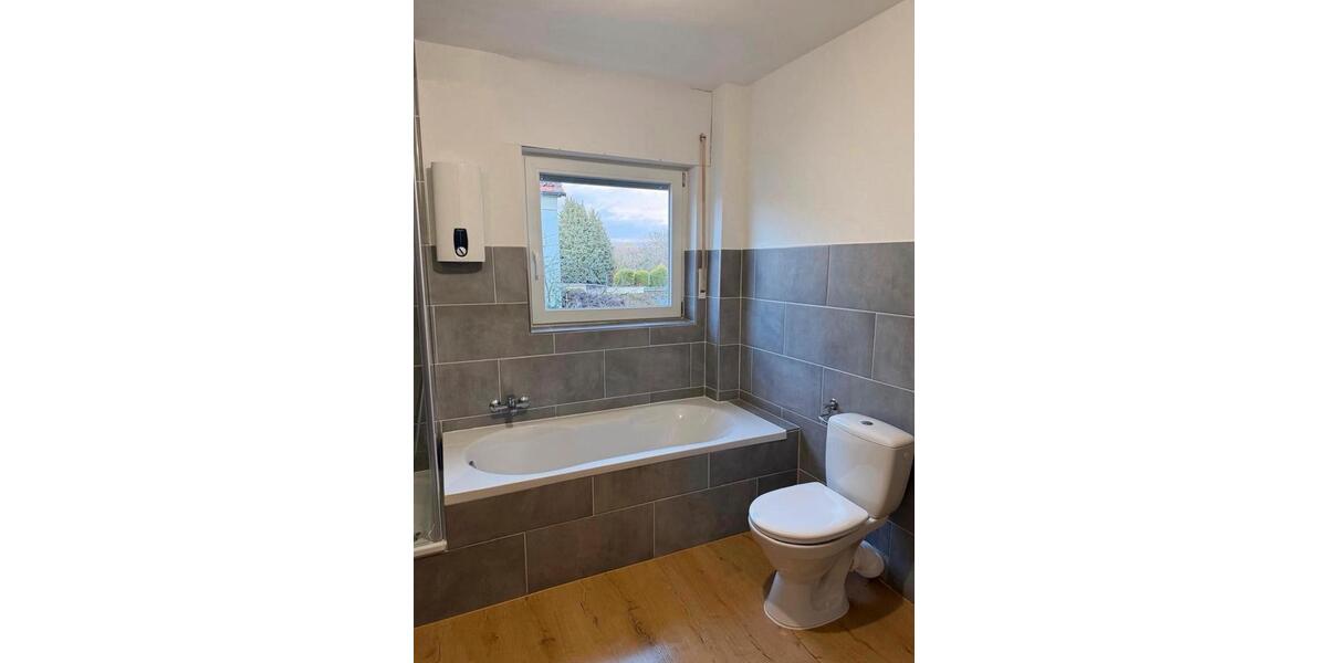 Etagenwohnung Flörsheim am Main - 3 Zimmer, 90 m&sup2;, 1.150&euro; | Angebot:25284582