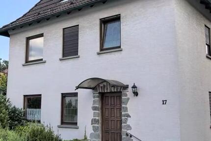 Haus Rüsselsheim am Main - 5 Zimmer, 180 m&sup2;, 2.000&euro; | Angebot:26195899