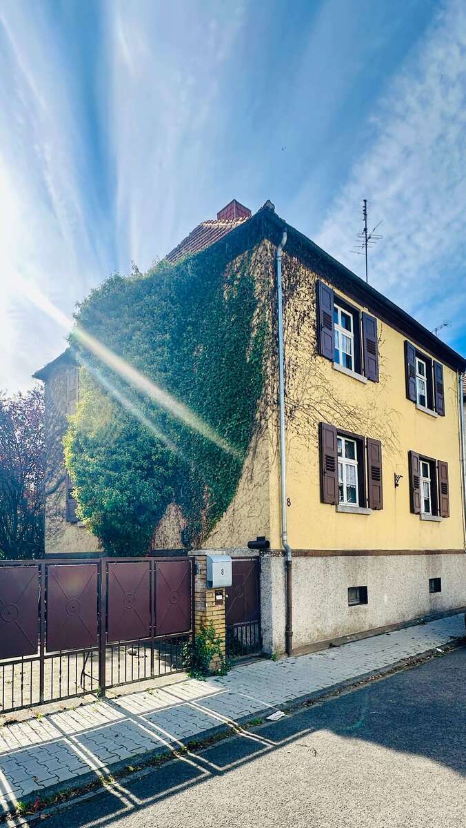 Haus zum Kaufen in Eppertshausen 220.000 € 130 m² 5 zimmer