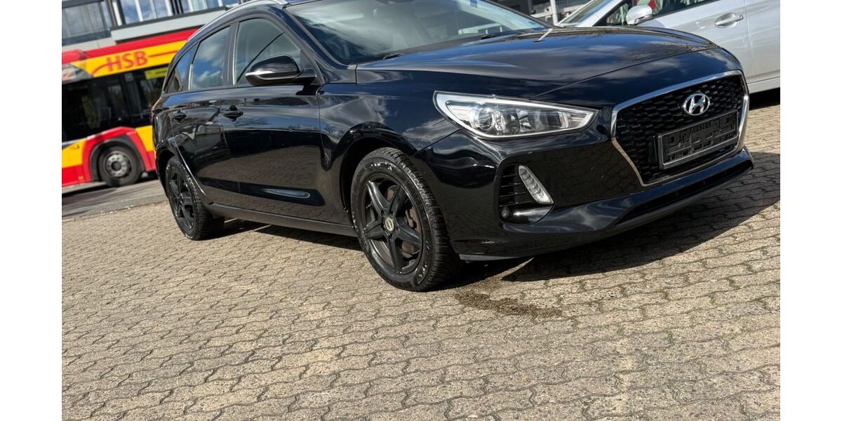 Hyundai i30 211.569 km 5.999 &euro; Hanau 63452