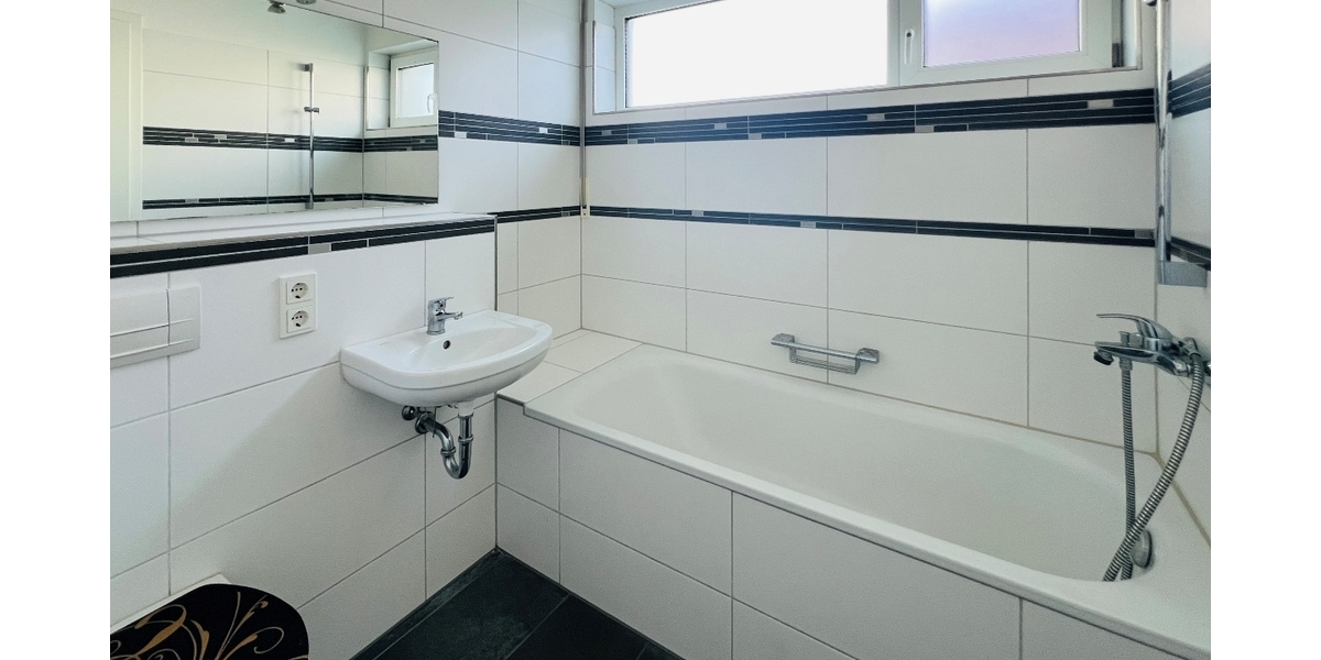Gut geschnittene 2-Zimmer-Wohnung mit großer Dachterrasse in F-Unterliederbach! - Etagenwohnung Frankfurt am Main Unterliederbach | Angebot:26827495