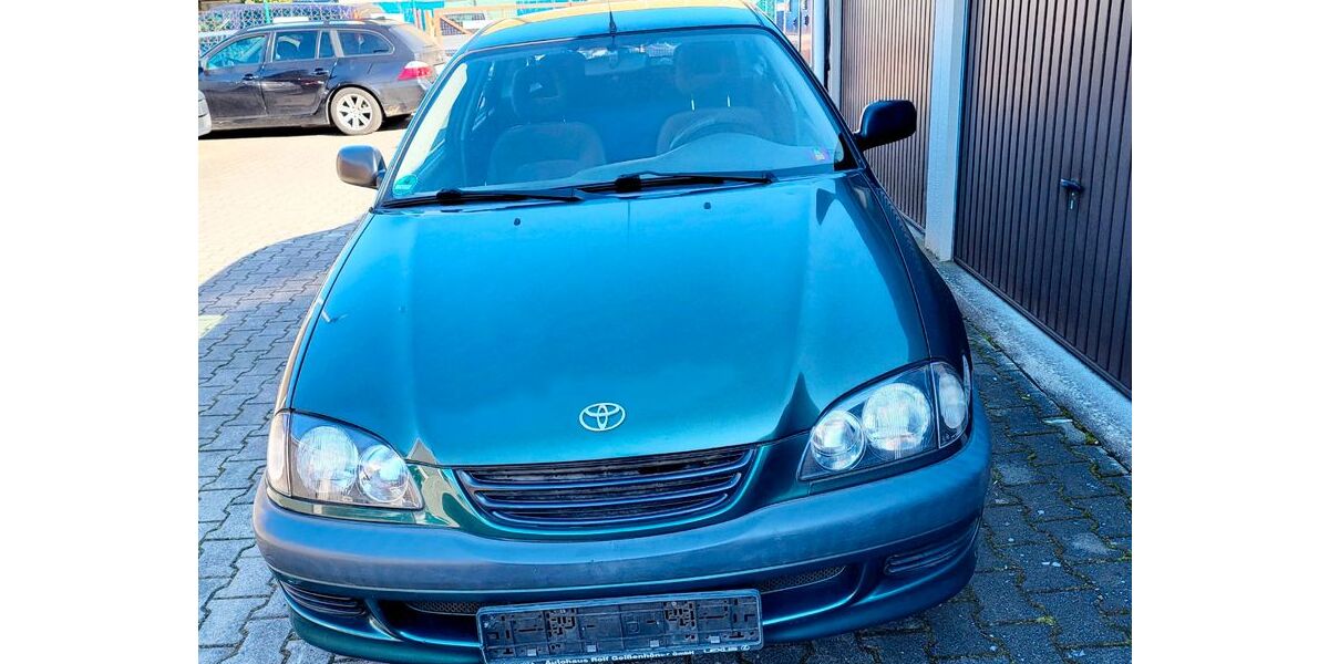 Toyota Avensis 165.340 km 2.700 &euro; Frankfurt am Main 60386