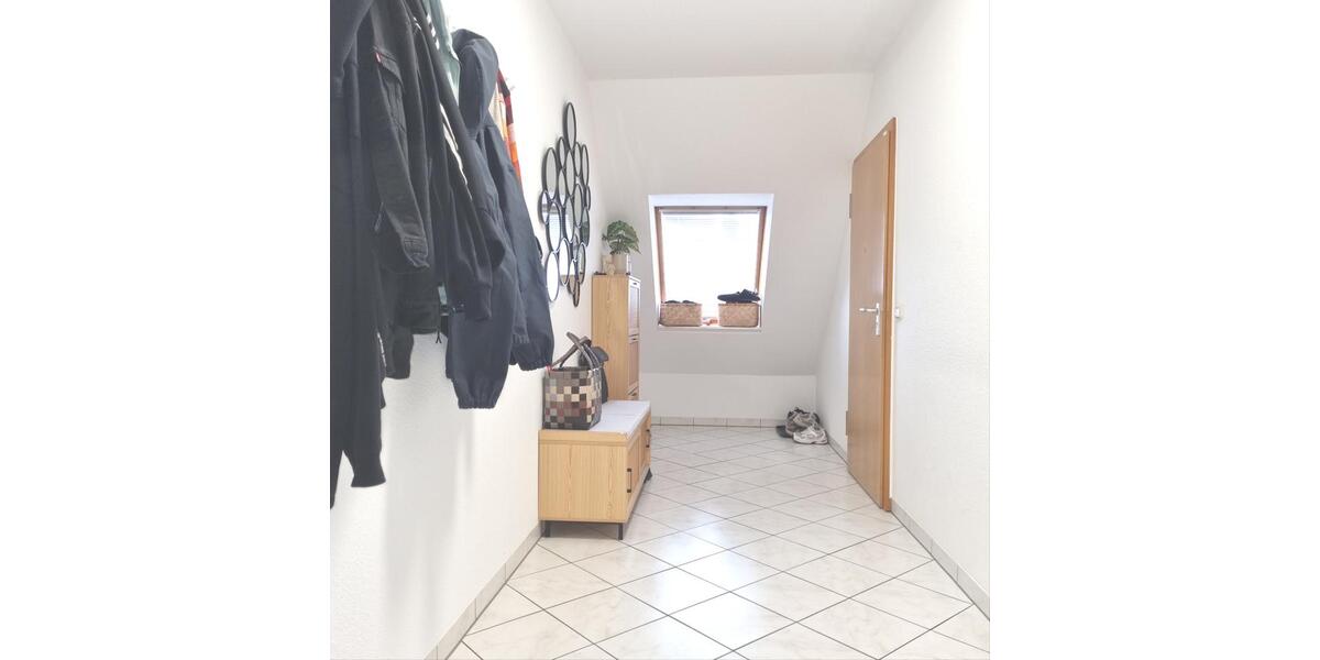 Dachgeschoßwohnung Kleinostheim - 5.5 Zimmer, 240 m&sup2;, 1.700&euro; | Angebot:26660338