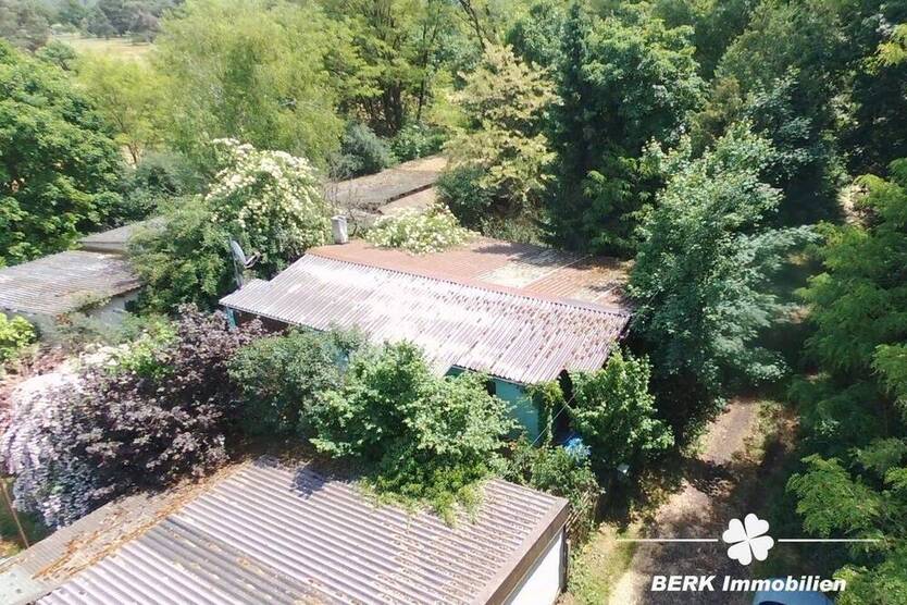 BERK Immobilien - Landwirtschaftliche- sowie Waldfläche mit bestehender Bebauung mit Nutzung nach §35 BauGB